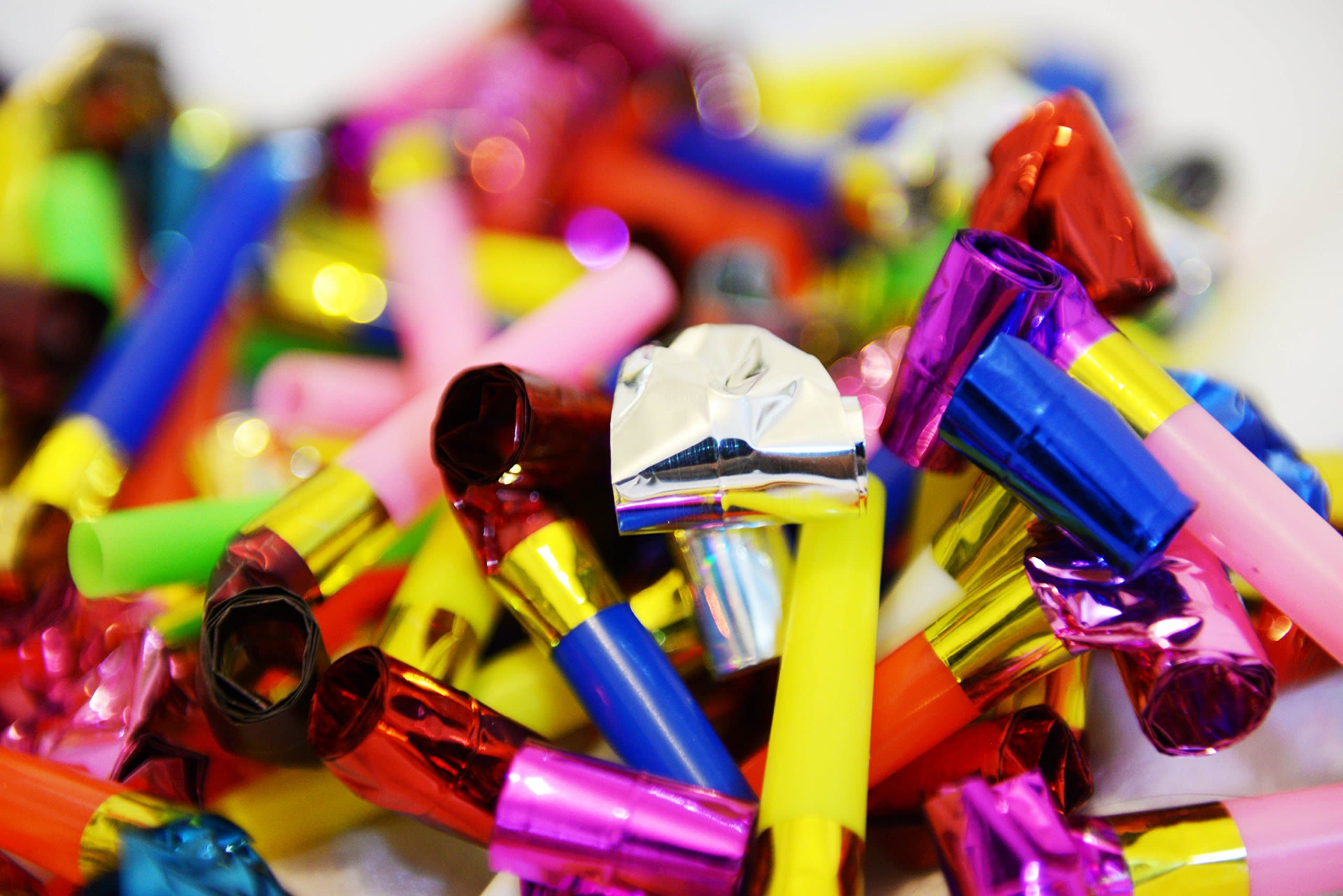 Balloonistics 72 Party Blowers with Noise / Squawkers thumbnail 7